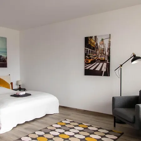 Apartment Bright - - Balcony - Tradefair