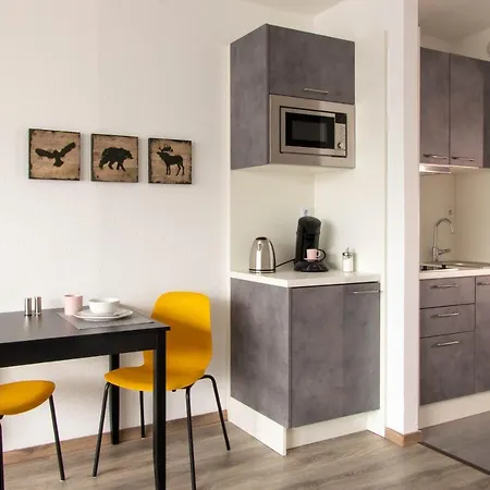 Apartment Bright - - Balcony - Tradefair *
